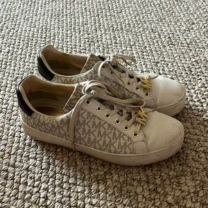 Women’s Size 8.5 Michael Kors white shoes with gold highlights
